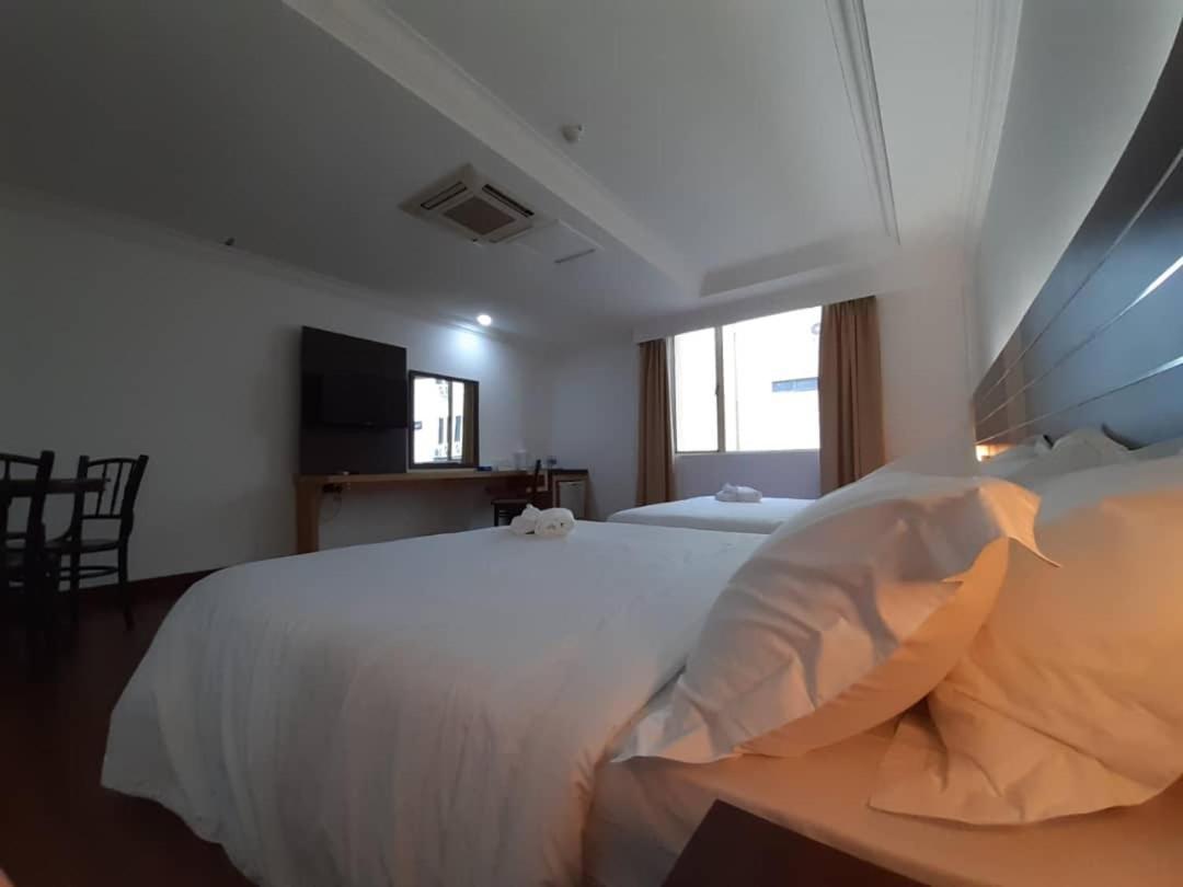 Sara Hotel Labuan Extérieur photo