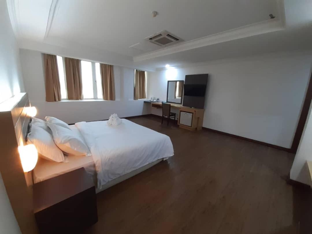 Sara Hotel Labuan Extérieur photo