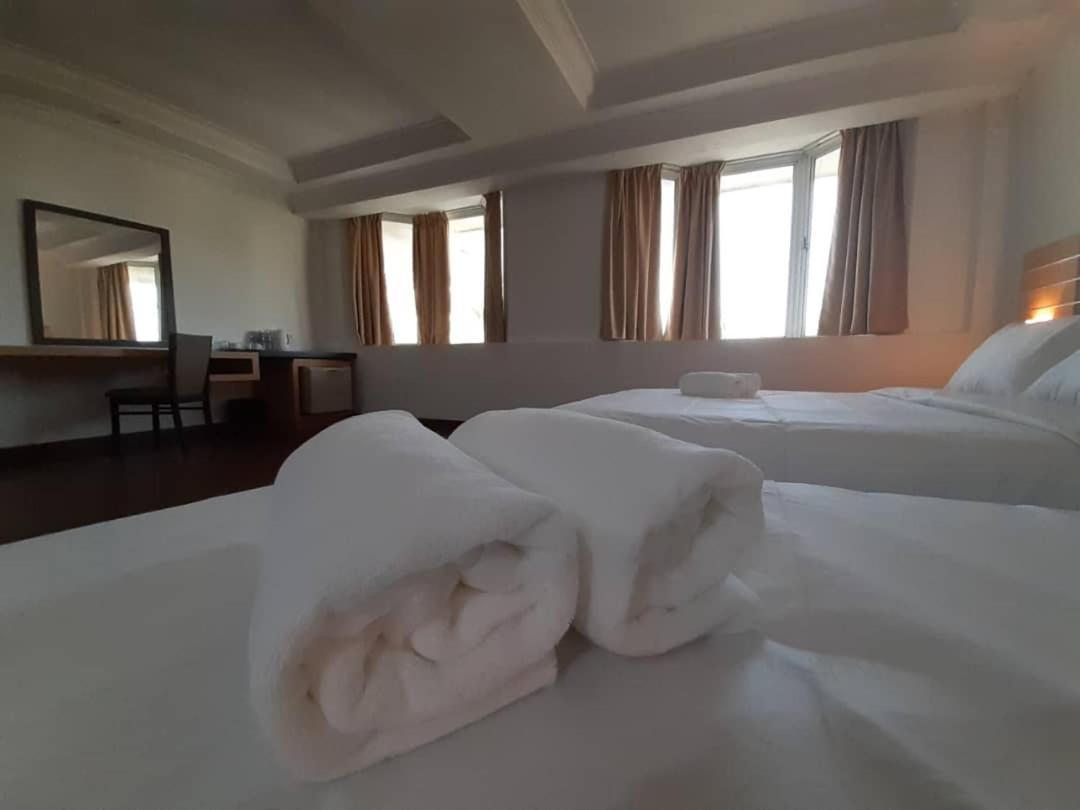 Sara Hotel Labuan Extérieur photo