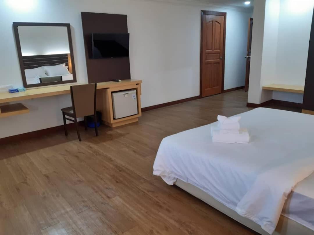 Sara Hotel Labuan Extérieur photo